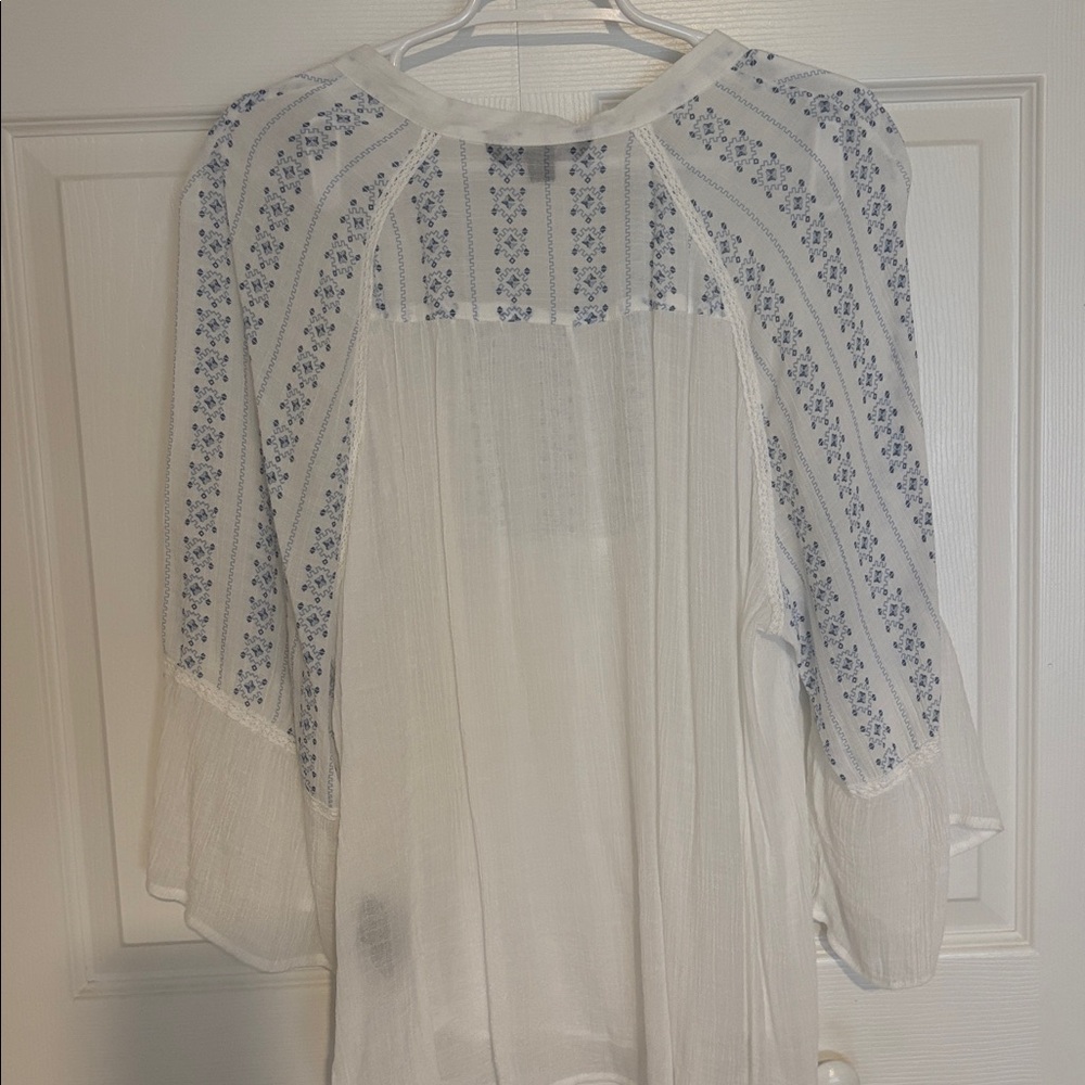 Zac & Rachel White Blouse with Blue Patterns - Picture 4 of 5